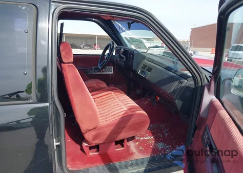 1990 Chevrolet Gmt-400 C1500 z USA, uszkodzony, nr VIN 2GCEC19K1L1225236